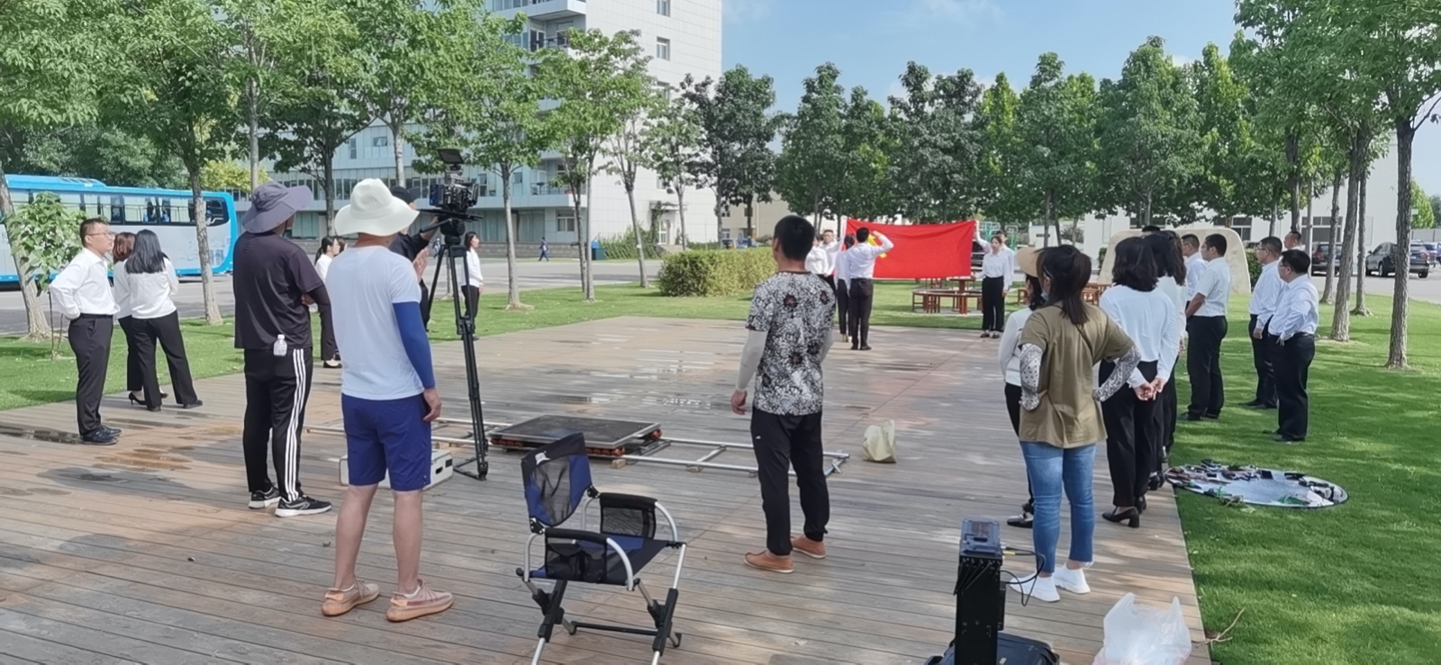 京博党建宣传片拍摄花絮.jpg